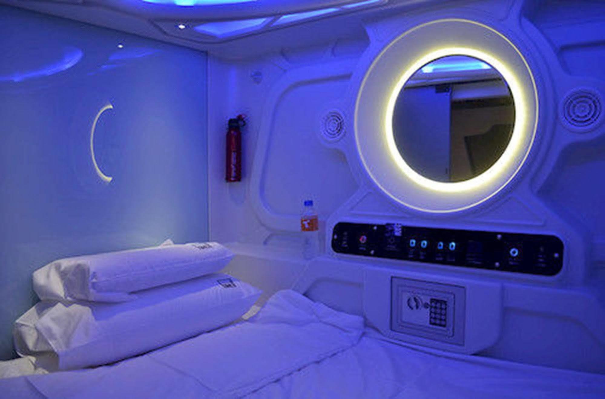 Time Capsule Hotel George Town Eksteriør bilde